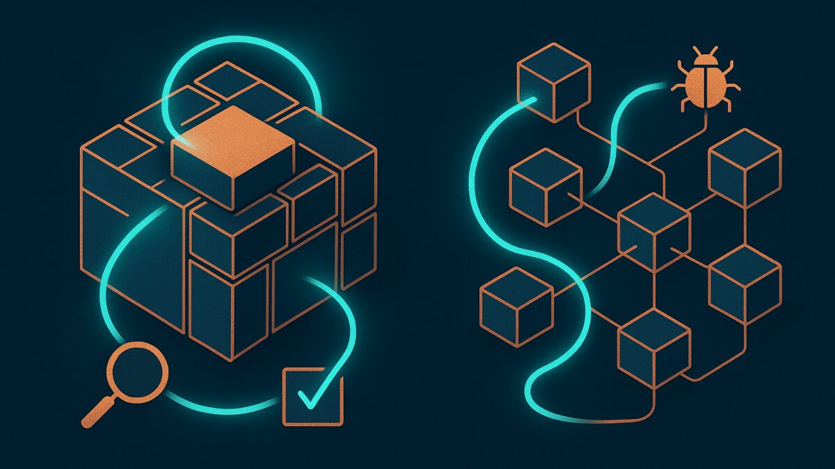 Deux ensembles de modules logiciels, l’un regroupé dans une structure intégrée et l’autre composé de blocs distincts reliés entre eux.